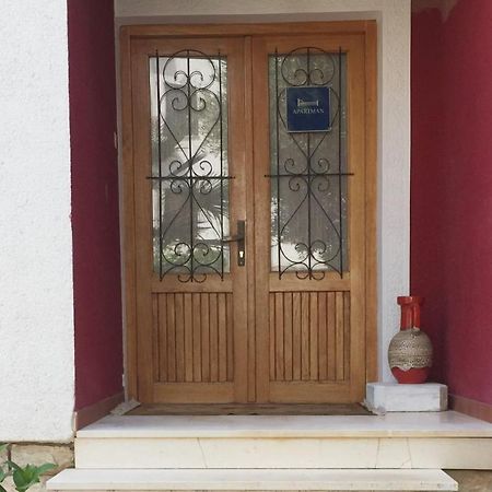 Domic ,Two Bedrooms Whit Large Terrace Нівице Екстер'єр фото