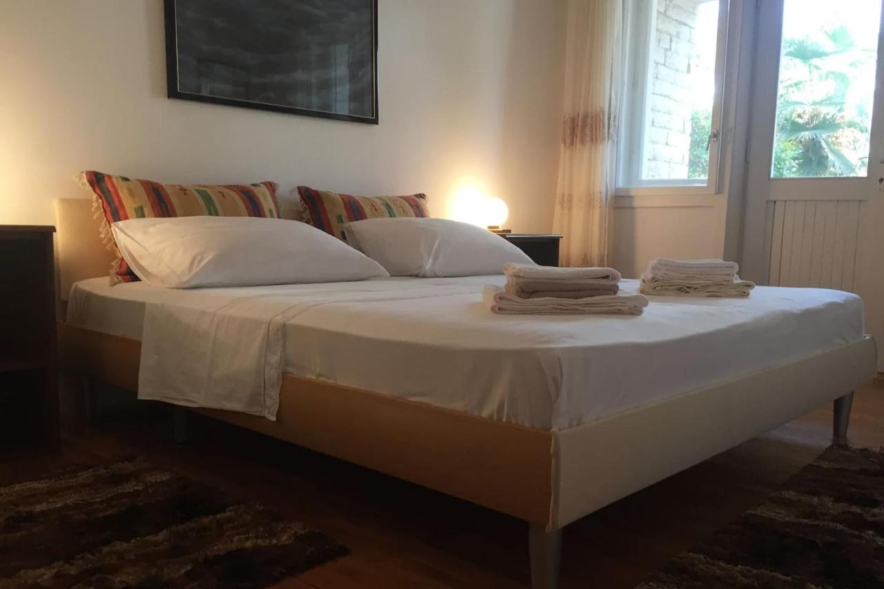 Domic ,Two Bedrooms Whit Large Terrace Нівице Екстер'єр фото